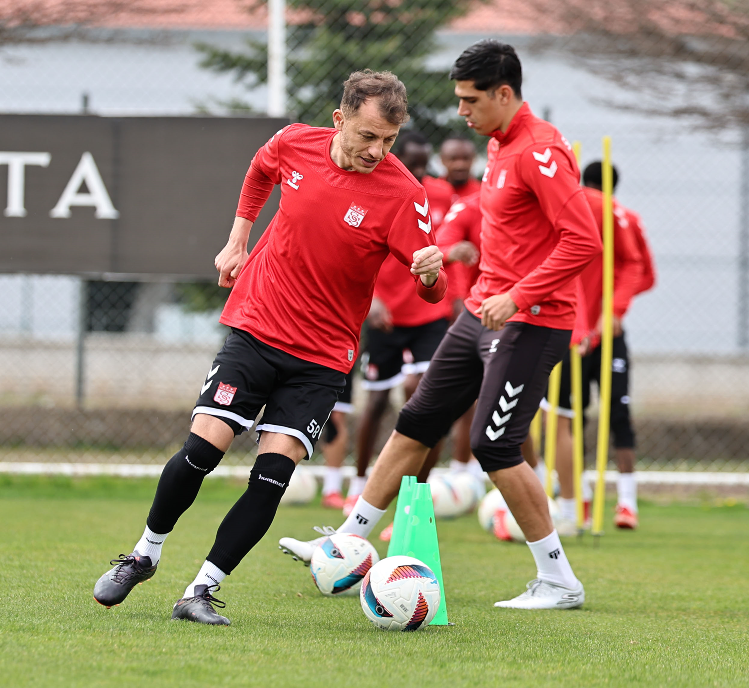 Sivasspor, Galatasaray maçı için antrenmanları sürdürüyor