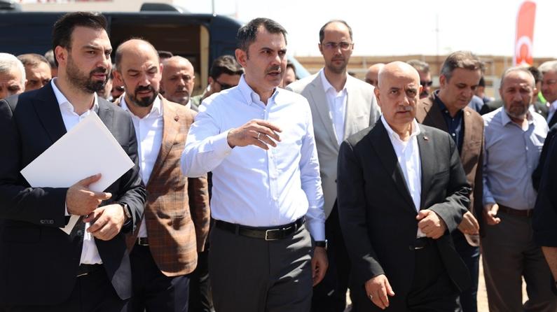 Bakan Kurum'dan 1 Mayıs için videolu paylaşım: Yükselen her bir yuvada binlerce ustamızın alın teri var