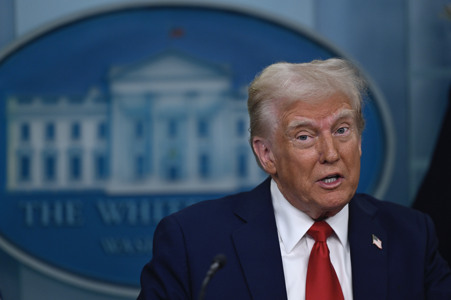 Trump, 8 Mayıs'ı Zafer Günü olarak kabul etti!