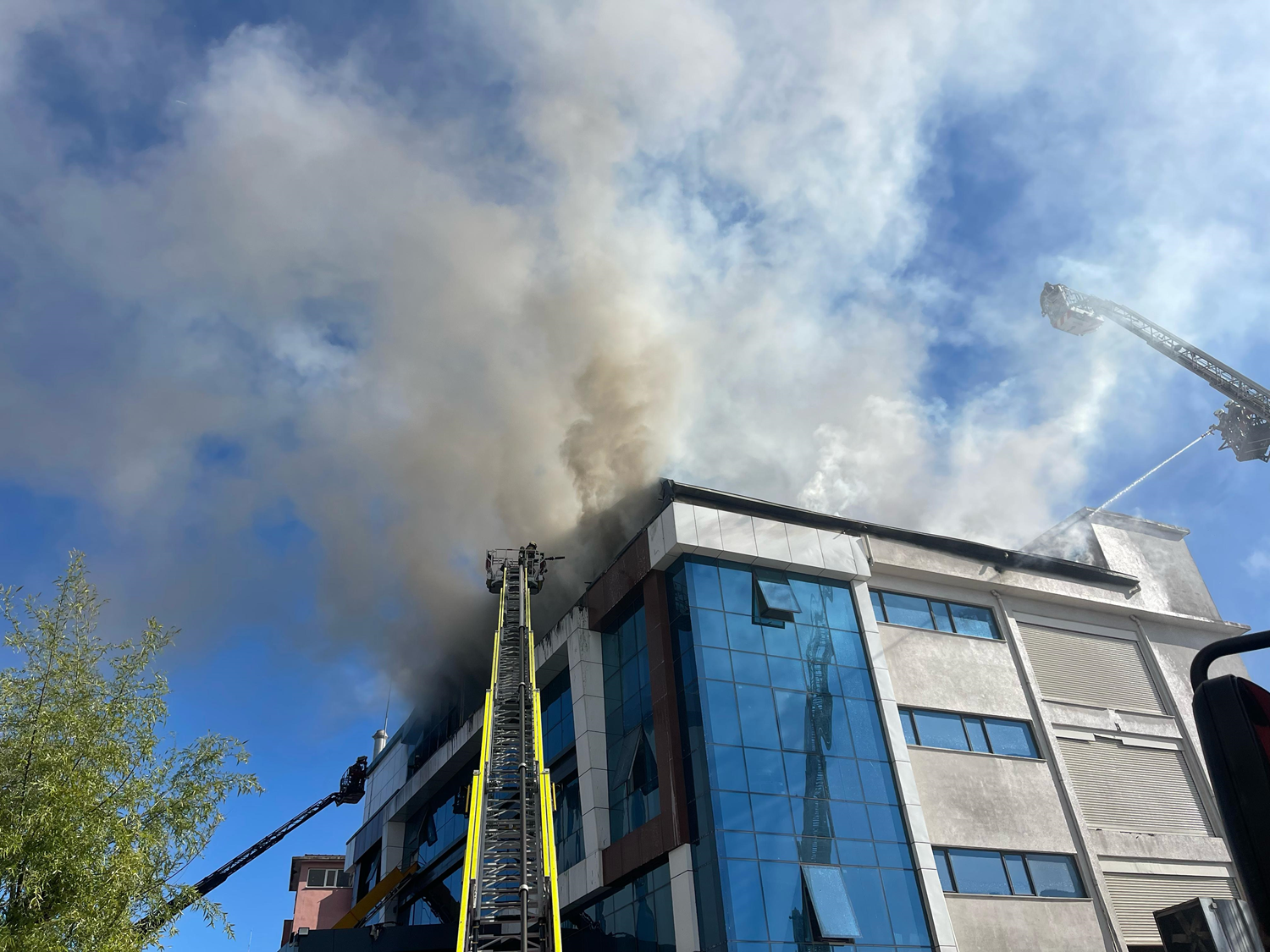 Esenyurt'ta tekstil atölyesinde yangın
