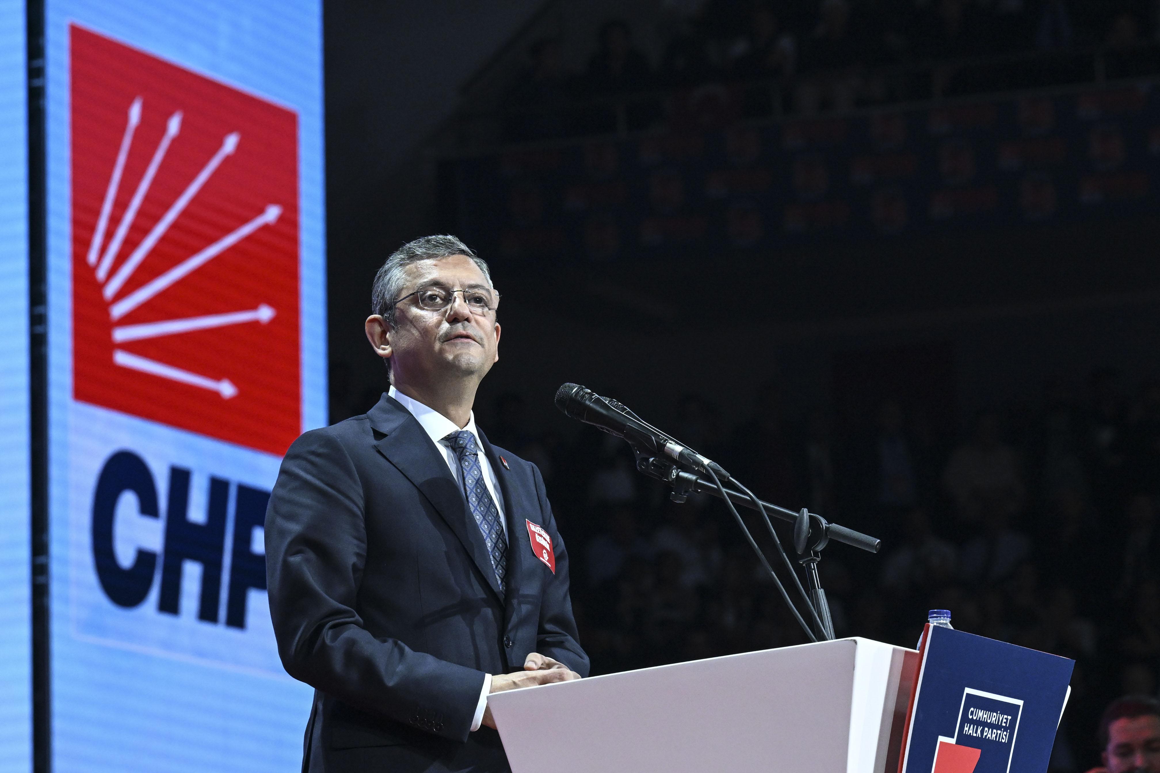 Batı medyasından Özgür Özel'e sert eleştiri: Saraçhane süreci fiyasko