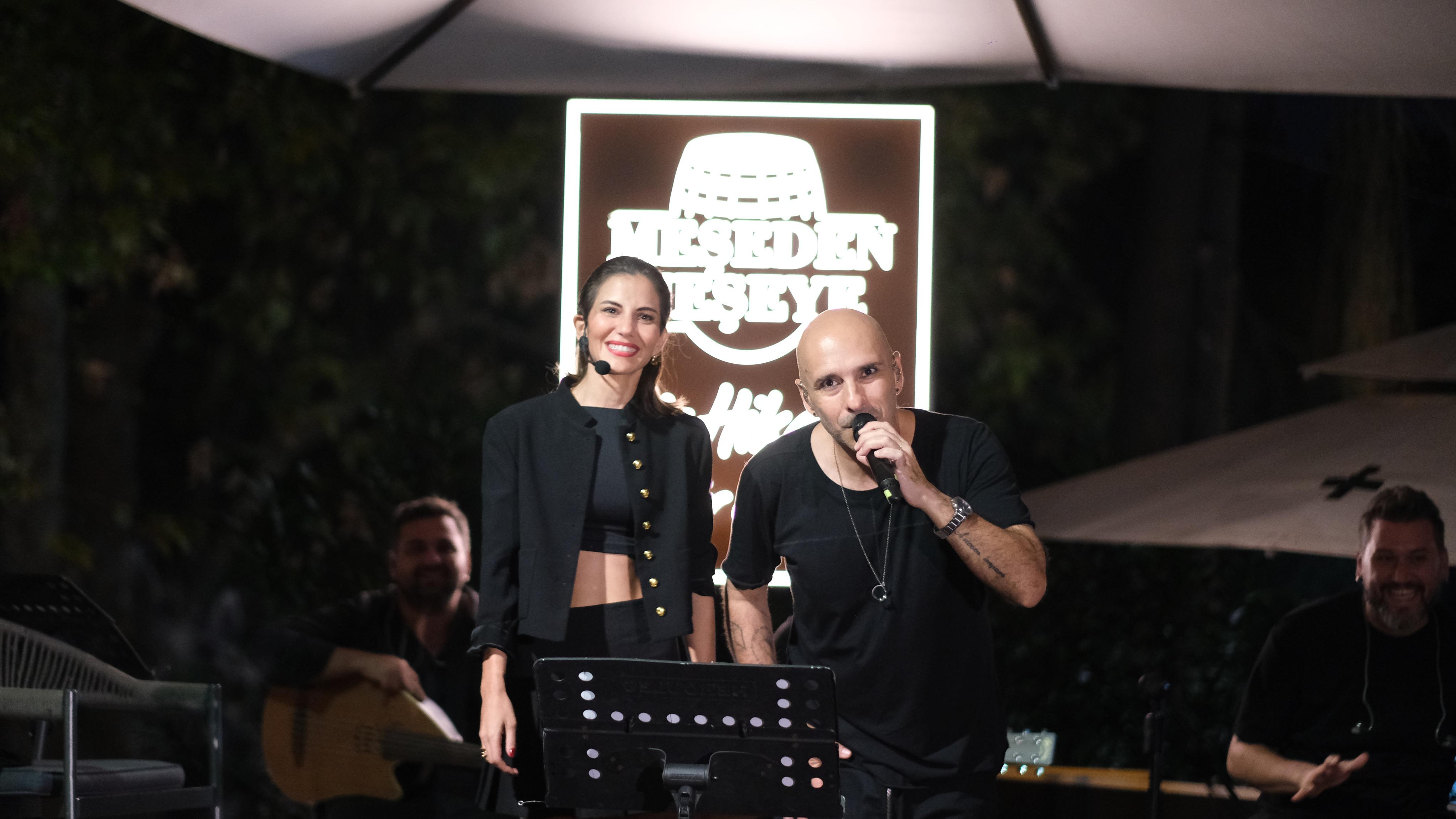 Derya Beşerler ve Birol Namoğlu aynı sahnede... Hikayeler şarkılarla buluşuyor