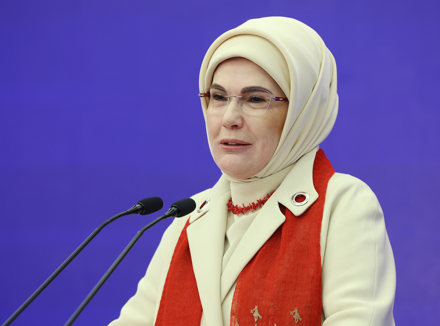 Emine Erdoğan'dan anlamlı paylaşım: İslam sanatları Yaradan'a yaklaşmak için bir yoldur