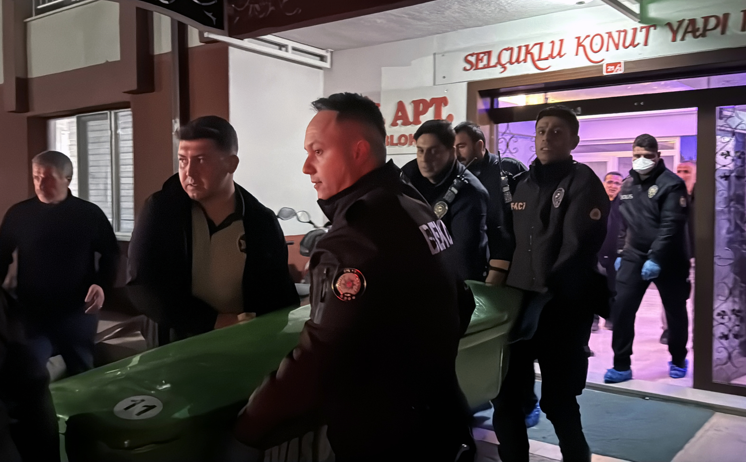 İki kardeşin feci sonu! Evlerinde ölü bulundular