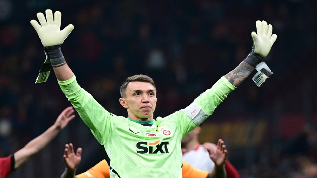 Fernando Muslera Uruguay'a dönüyor
