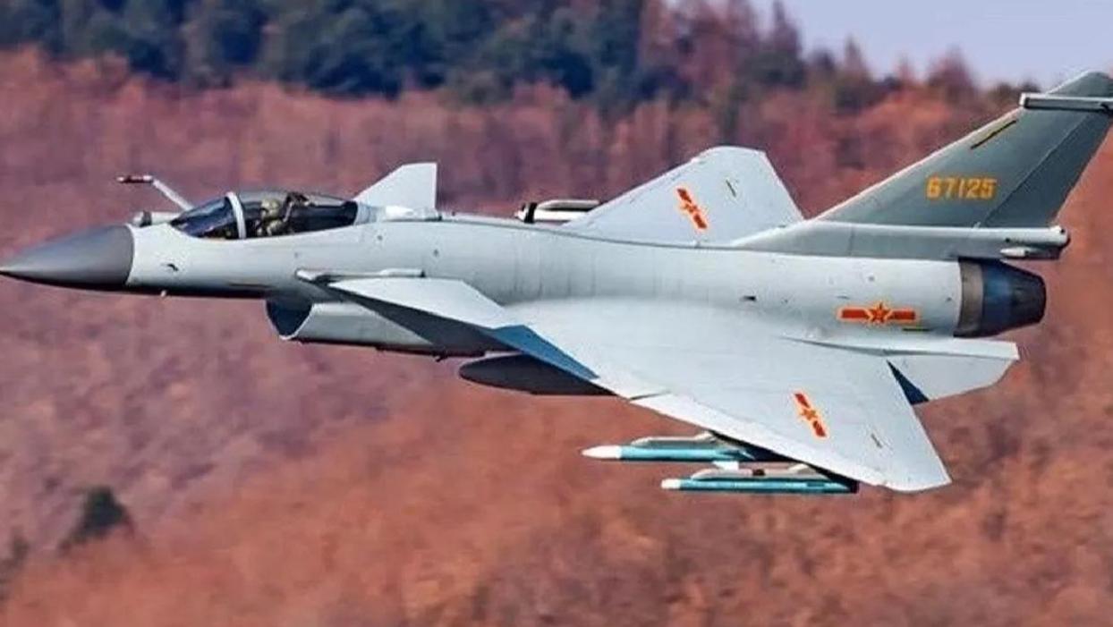 Pakistan "J-10C" savaş uçaklarıyla Hint savaş uçaklarını düşürdü