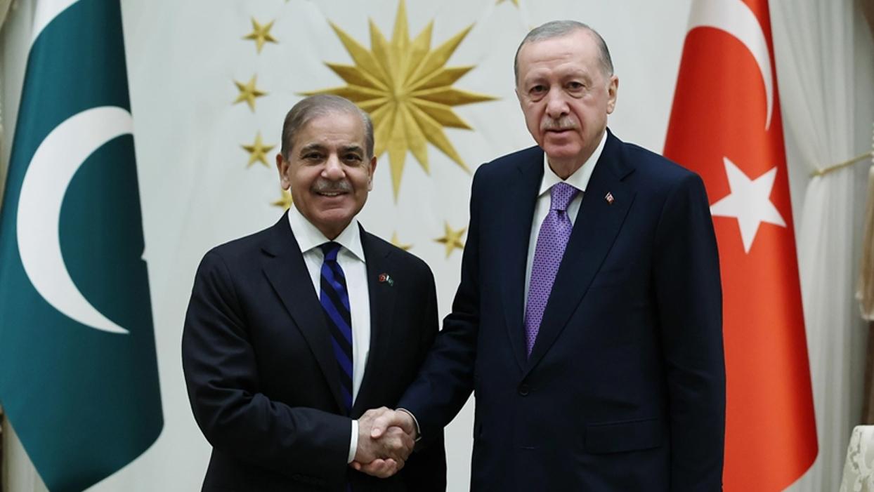 Pakistan Başbakanı Şerif: Erdoğan'a Türkiye'nin Pakistan'a desteği için teşekkürler