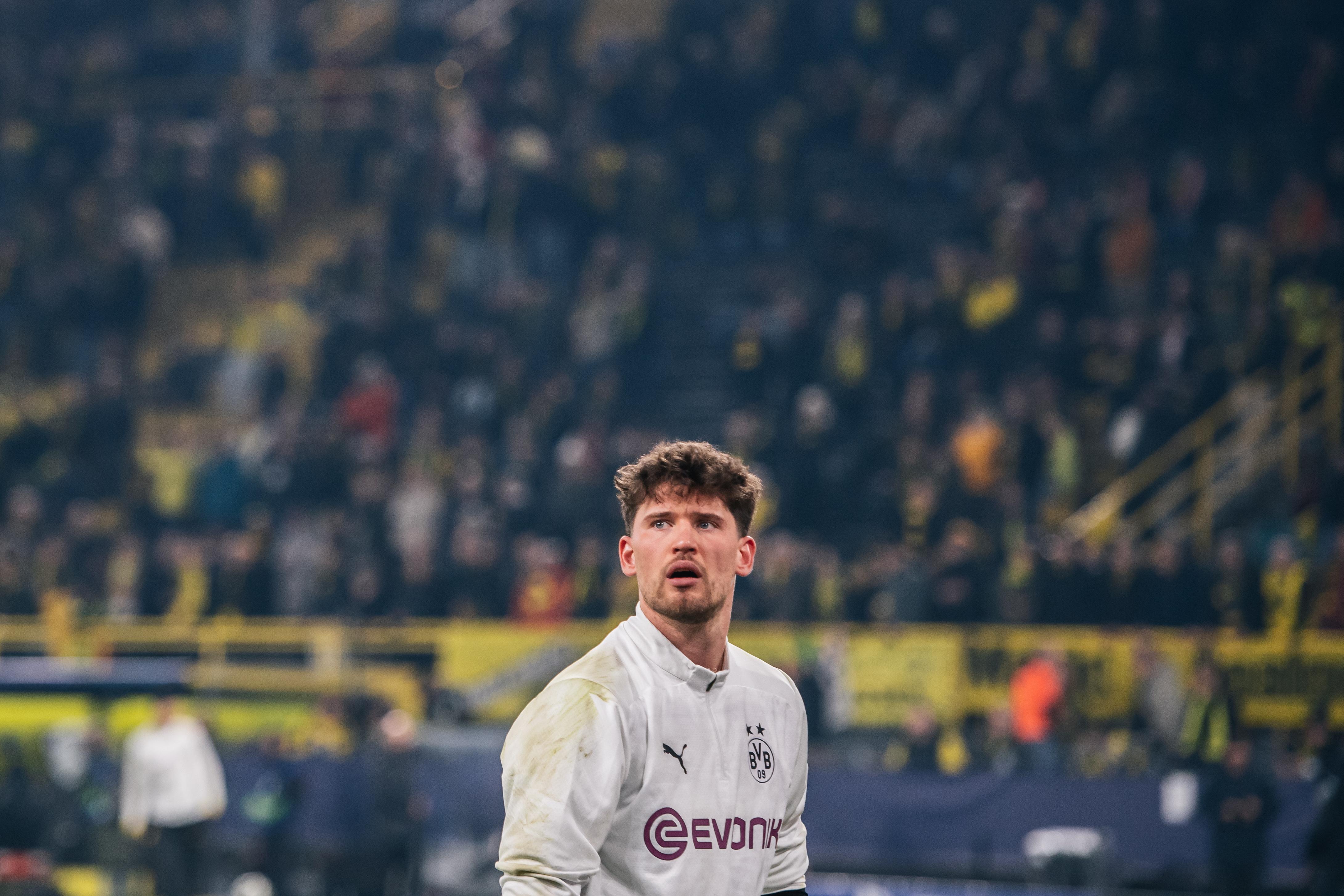 Chelsea, Dortmund'un kalecisi Gregor Kobel'i transfer etmek için harekete geçiyor