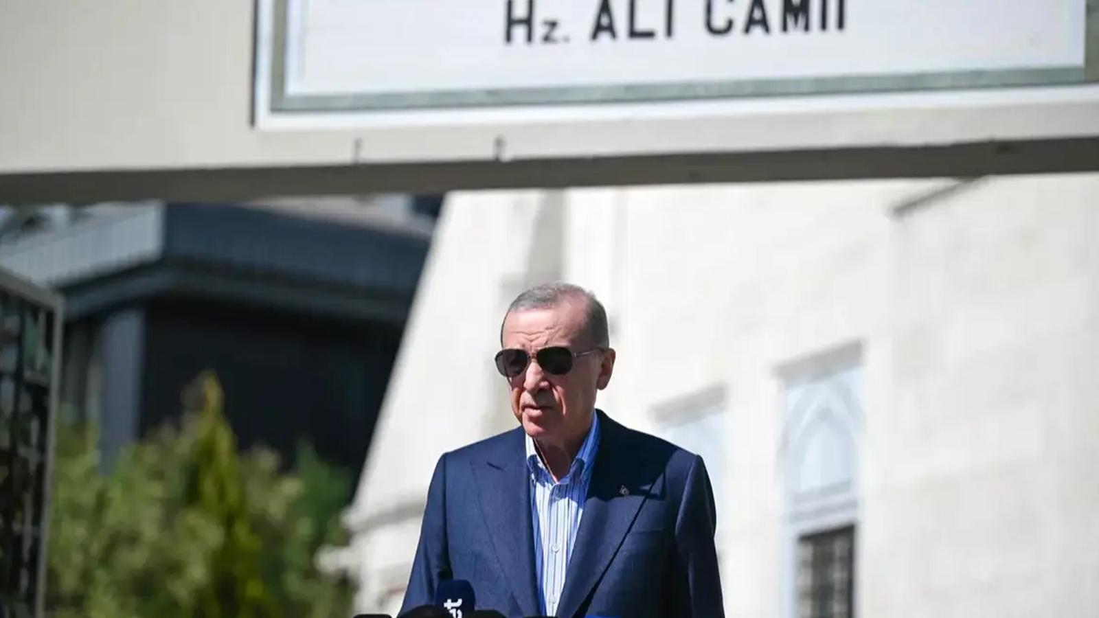 Cumhurbaşkanı Erdoğan, cuma namazını Üsküdar'daki Hz. Ali Camisi'nde kıldı