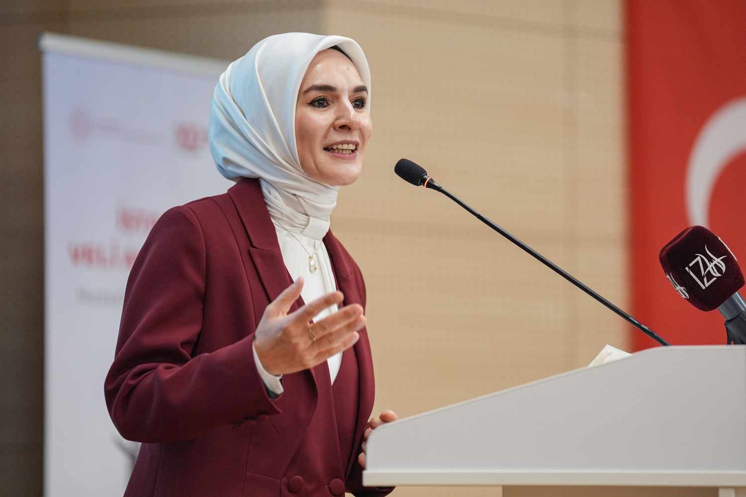 Aile Bakanı Göktaş: Çocukların dijital dünyası takip altında olacak