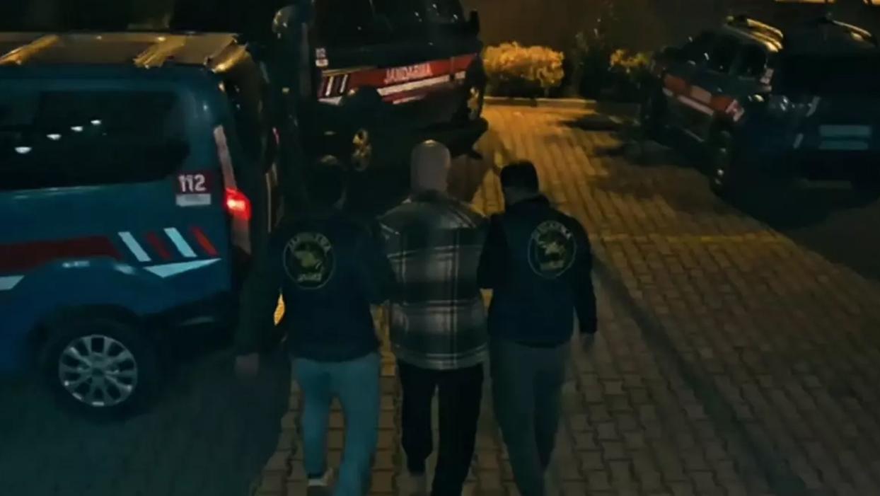Rusya'da Kırmızı Bültenle, Gürcistan'da Yeşil Bültenle aranan 2 şahıs yakalandı