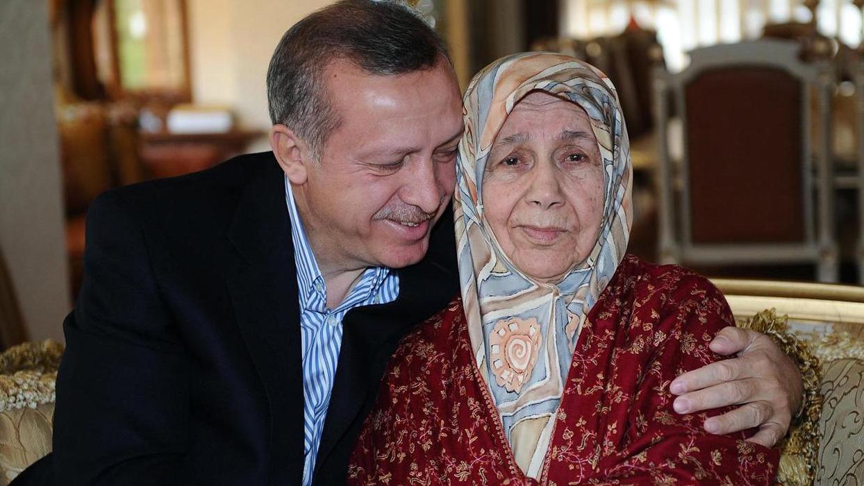 Cumhurbaşkanı Erdoğan'dan "Anneler Günü" mesajı