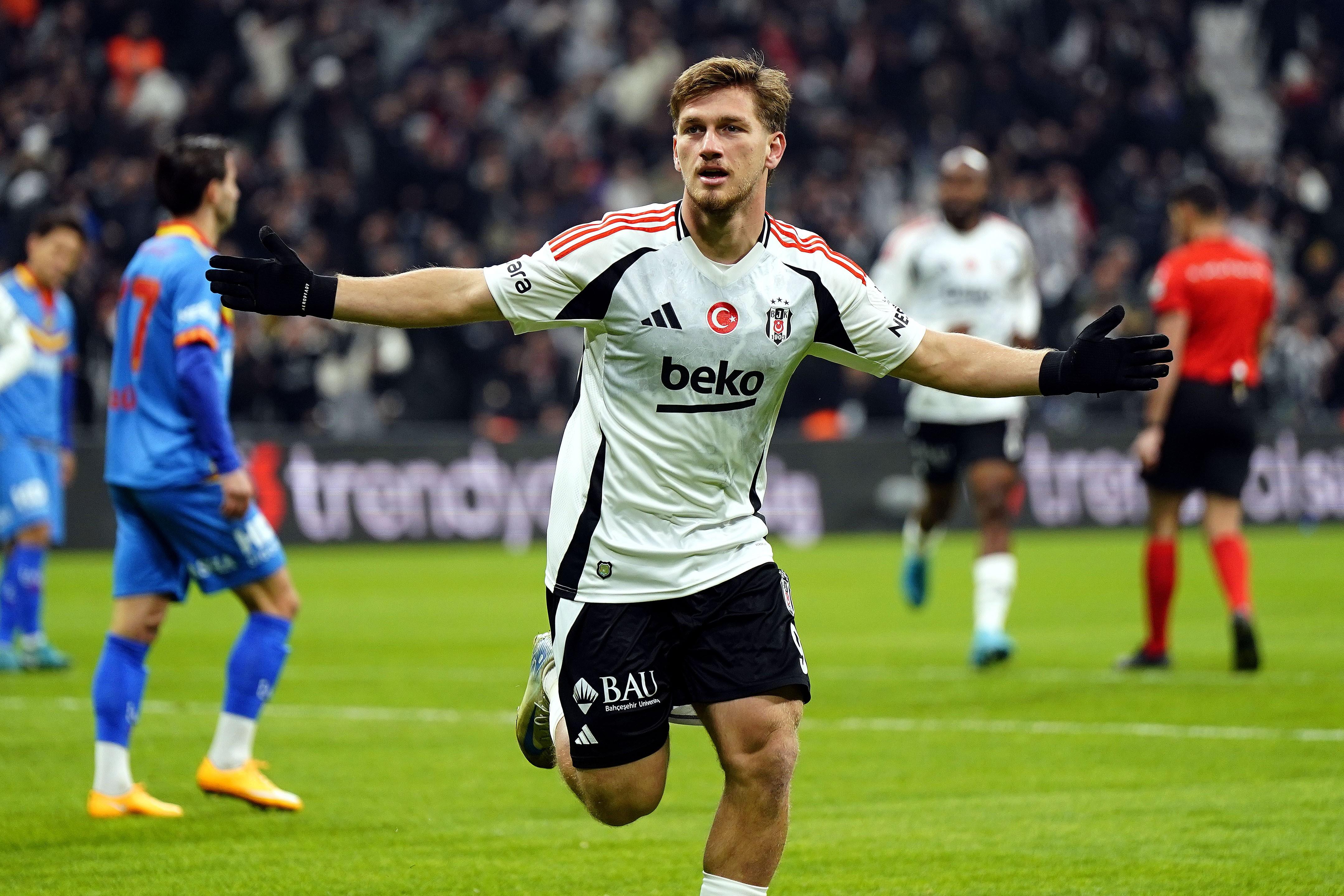 Beşiktaş'ın genç yıldızı Semih Kılıçsoy için Newcastle United teklif hazırlıyor