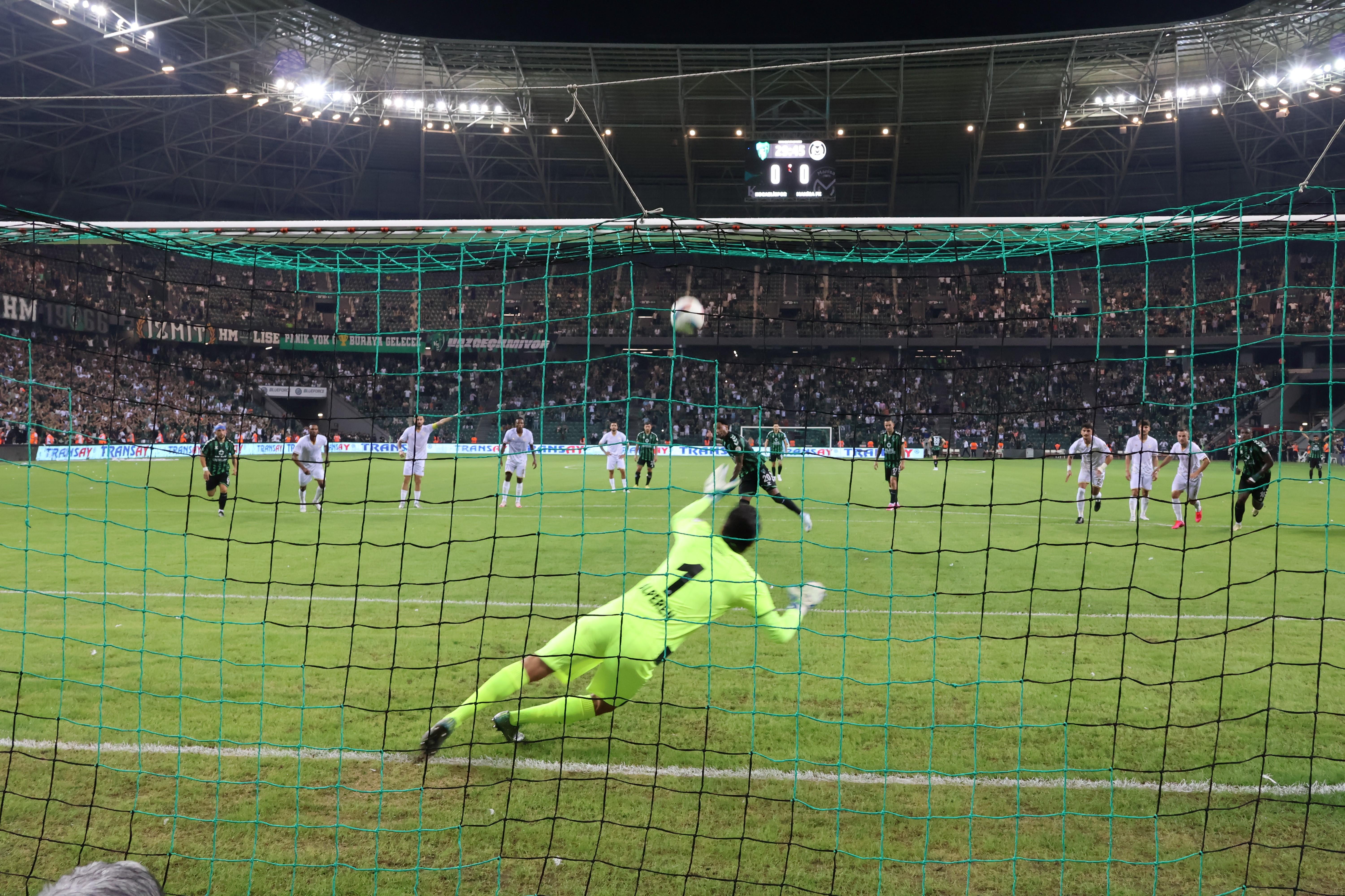 Kocaelispor, Süper Lig'e dönüşünde 1. Ligde son dakikalarda fırtına gibi esti!