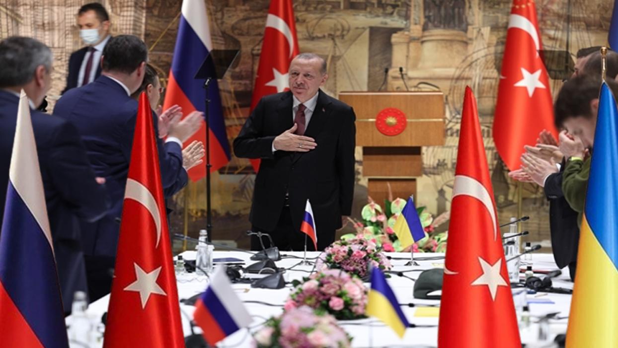 Tarihçi Smeets: Türkiye'nin arabuluculuk rolü çok önemli!