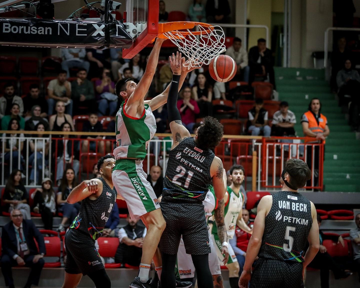 Aliağa Petkimspor, Bursaspor'u yenerek Play-in hattına girmeyi hedefliyor!