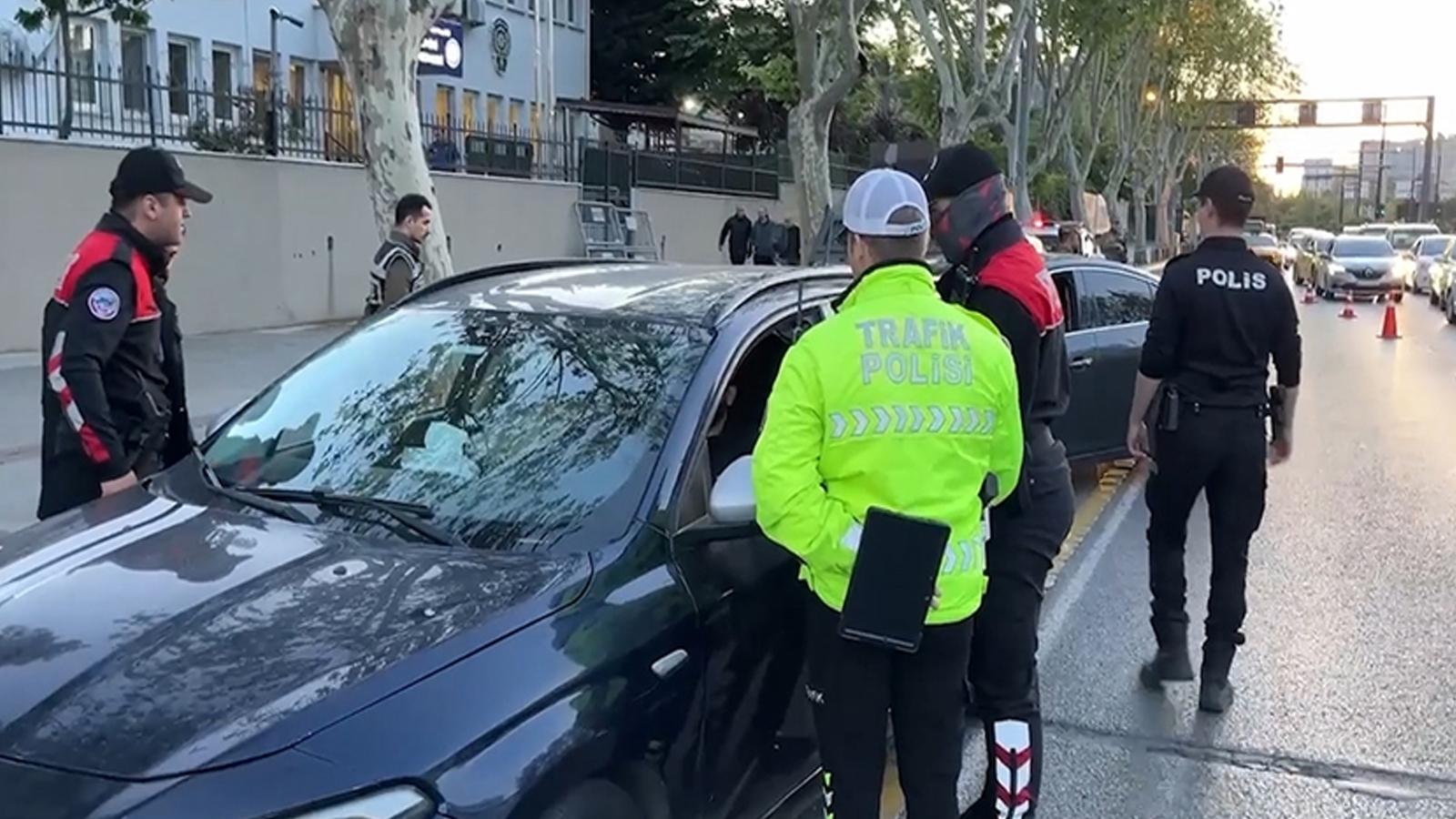 İstanbul Emniyeti'nin "Huzur İstanbul" uygulamasında 1039 kişi gözaltına alındı