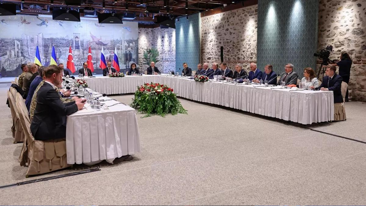 Rusya ve Ukrayna'dan İstanbul'da tarihi anlaşma