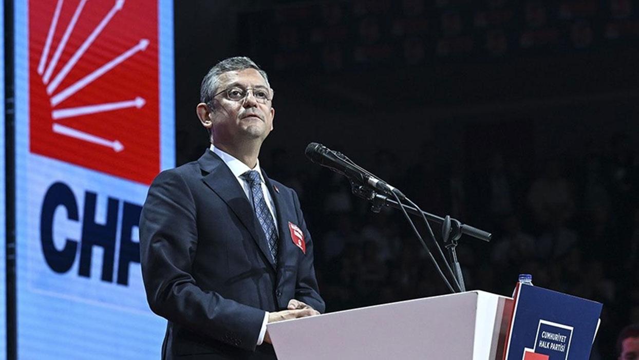 CHP'de İzmir hüsranı! Özgür Özel "2 milyon" dedi, emniyet ise farklı söyledi