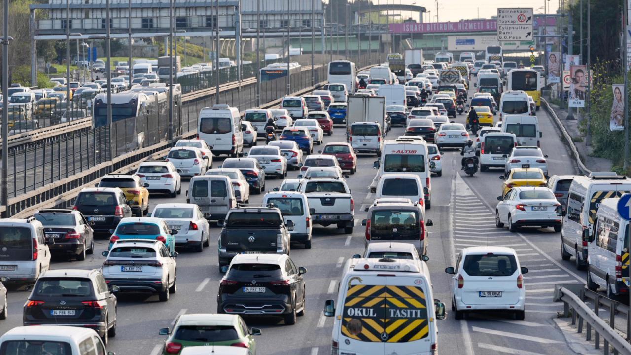 İstanbullular geçen yıl trafikte 105 saat kaybetti