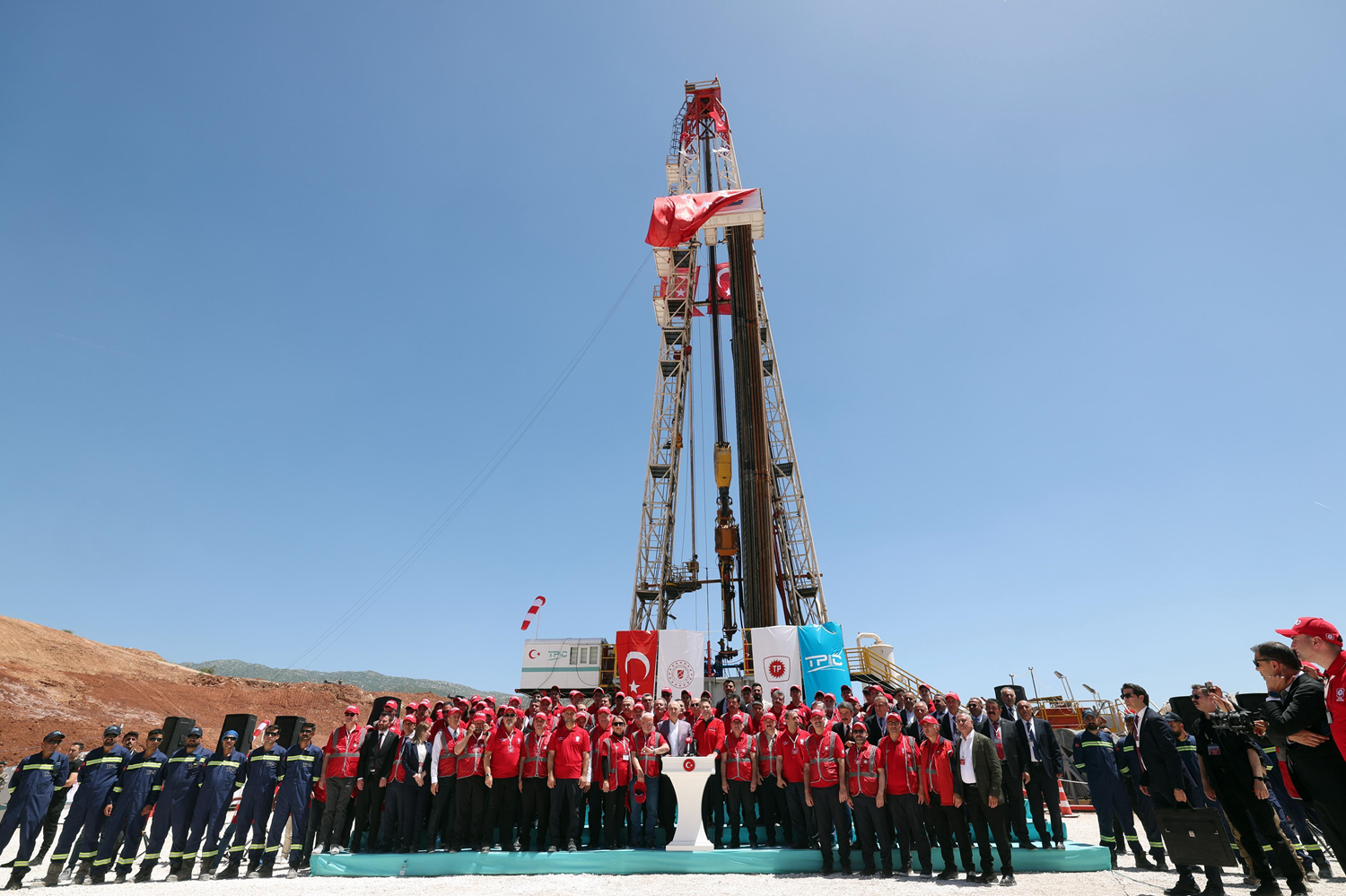 Diyarbakır'da dev petrol rezervi! Bakan Bayraktar: Müthiş bir şey