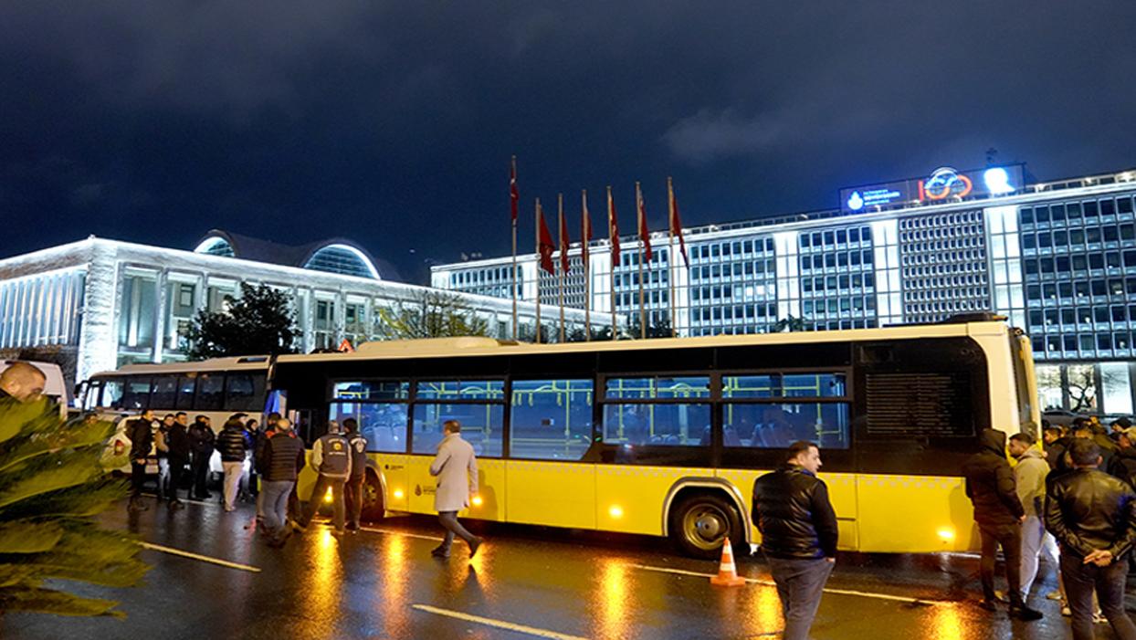 İETT'ye bağlı özel halk otobüsleri İBB'ye karşı kontak kapatıyor!