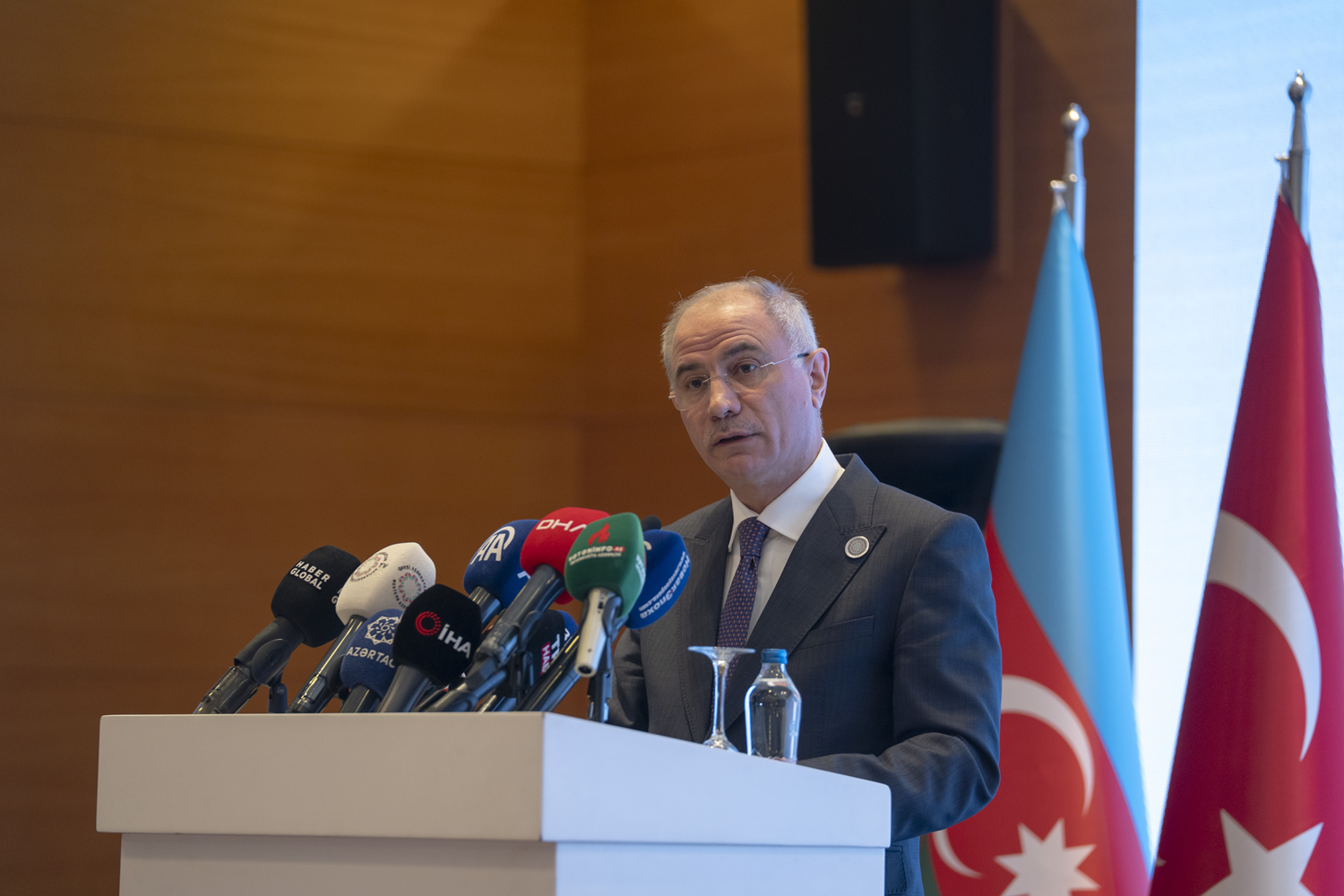 "Batı Azerbaycan'a Geri Dönüş" konulu uluslararası konferans Ankara'da başladı