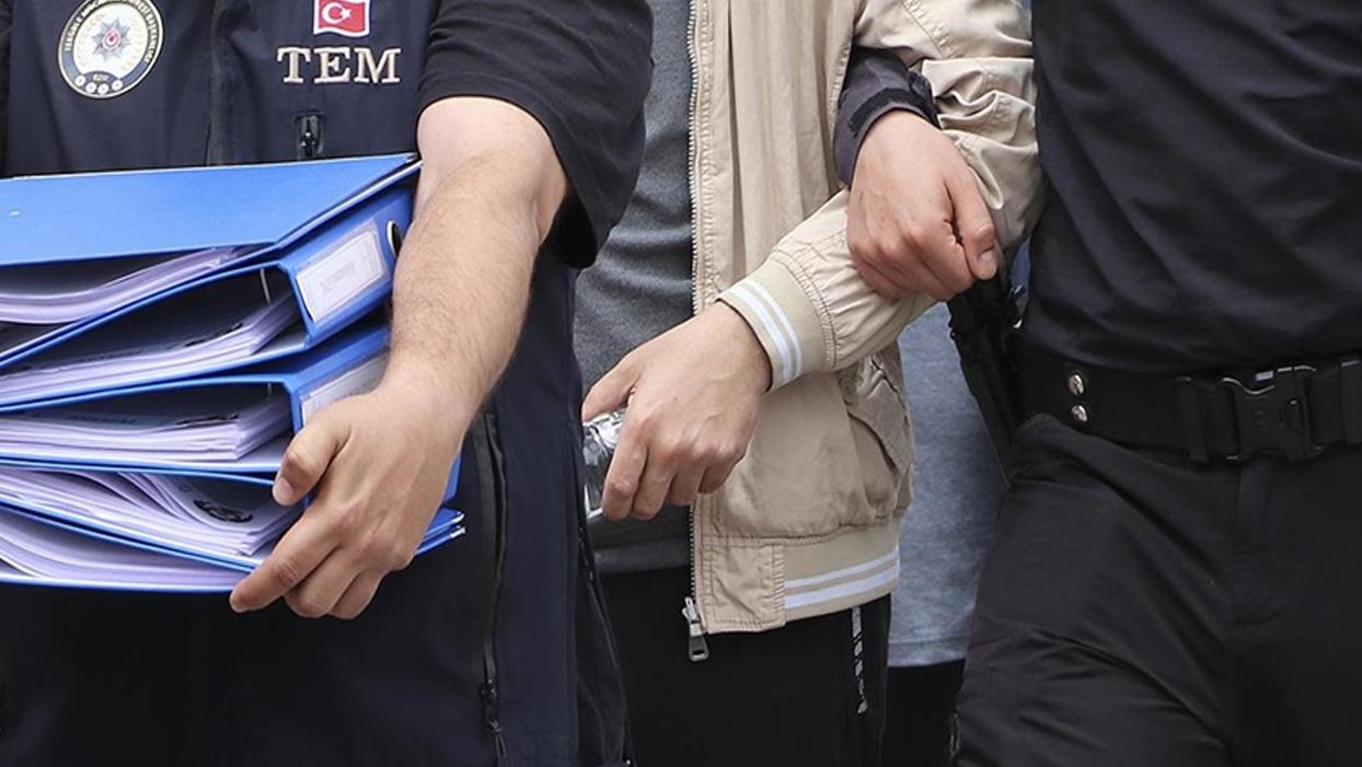 İtirafçı, FETÖ'nün araç cam sileceği ve su saati kutusundaki para transferini anlattı