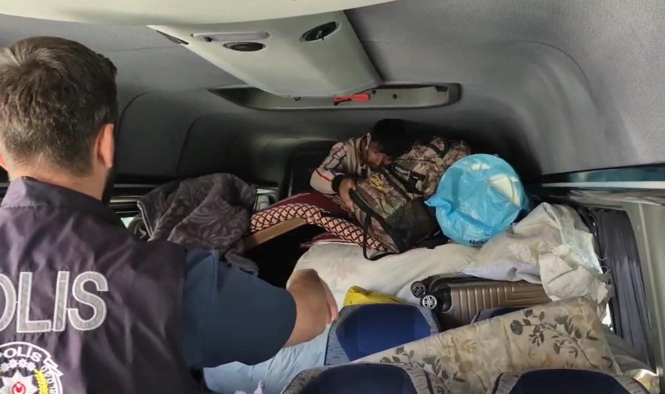 Kastamonu'nun Tosya ilçesinde 8 düzensiz göçmen yakalandı