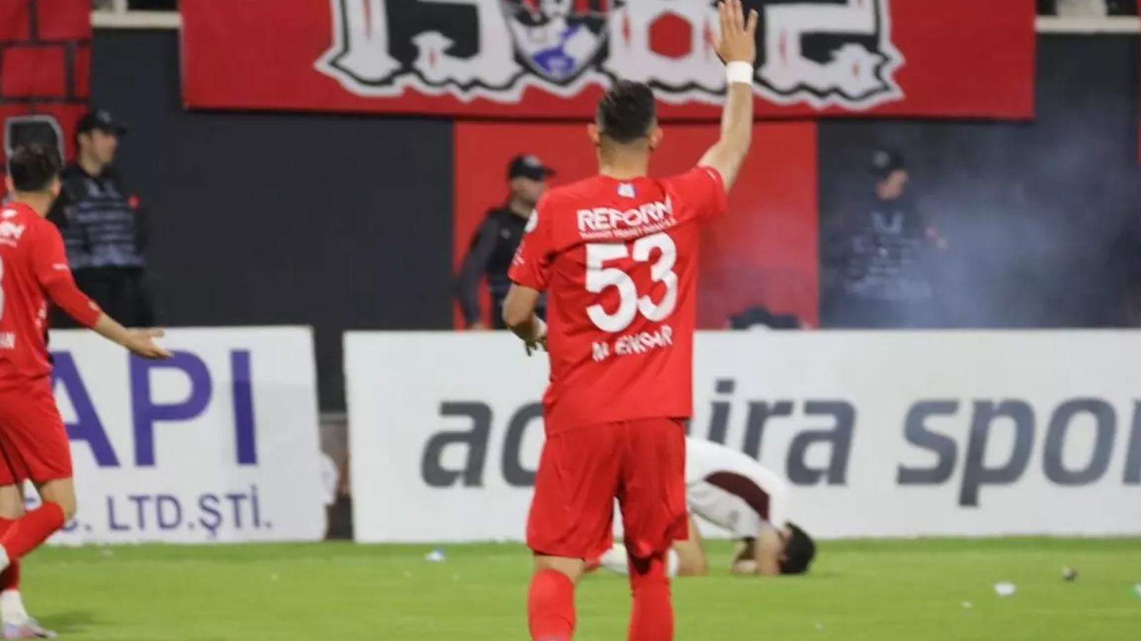 Elazığspor Kulübü, Vanspor FK maçında yaşanan saldırıyı fotoğraflarla paylaştı