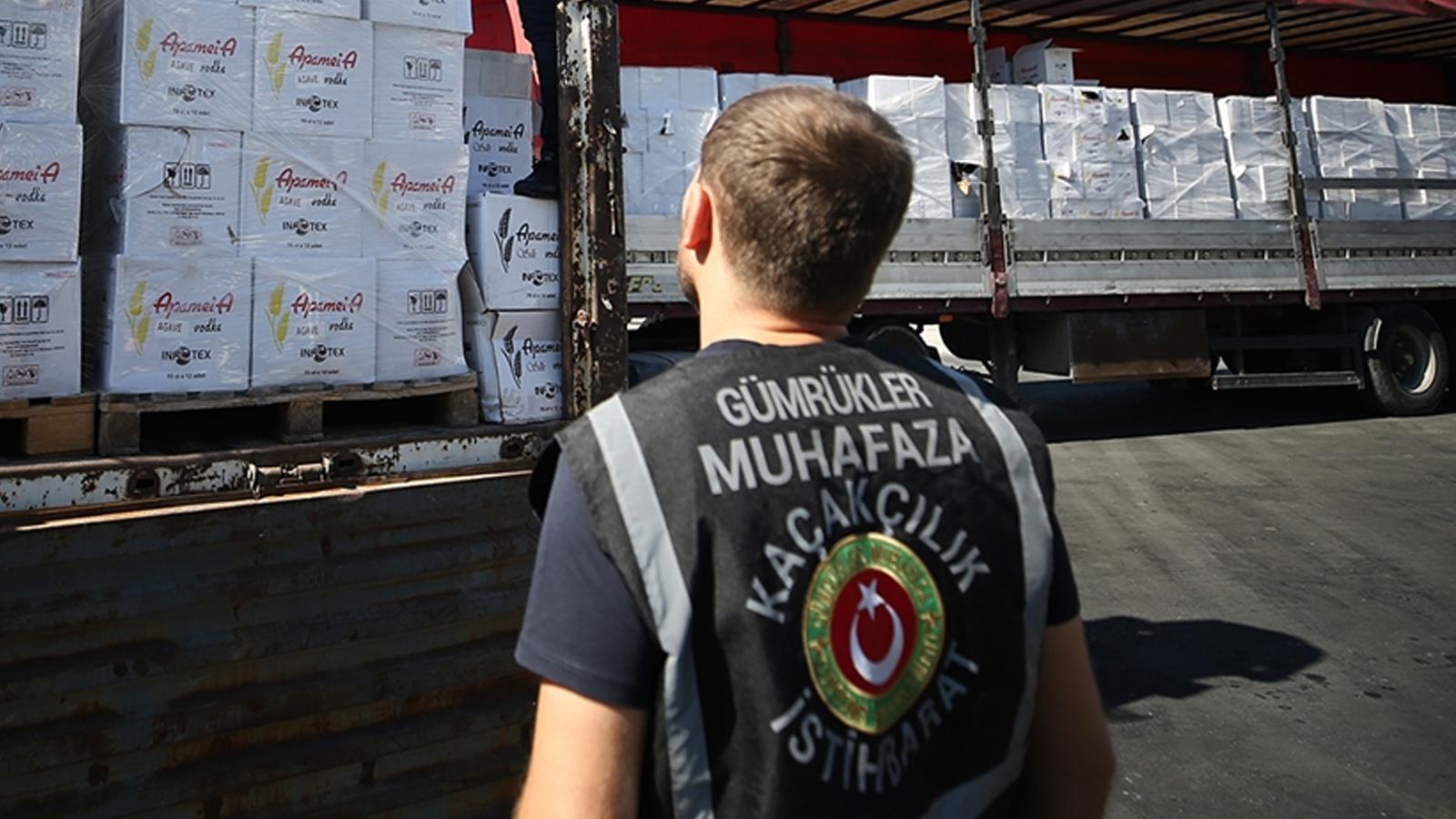 Gümrük muhafaza ekipleri Iğdır Dilucu Gümrük Kapısı'nda uyuşturucuya geçit vermedi
