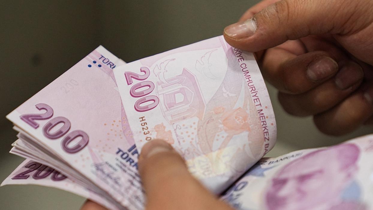 Bayramda yaklaşık 16 milyon emekli ve hak sahibine toplam 57,4 milyar lira ikramiye ödenecek