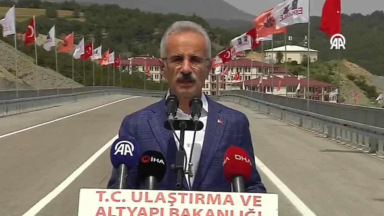 Bakan Uraloğlu: Türkiye yollarla birbirine bağlandı