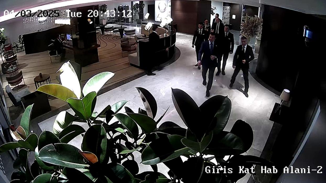 İBB'ye yönelik yolsuzluk soruşturmasında yeni gelişme... İmamoğlu'nun toplantı için gittiği otelin kameraları her toplantıda kapatılmamış