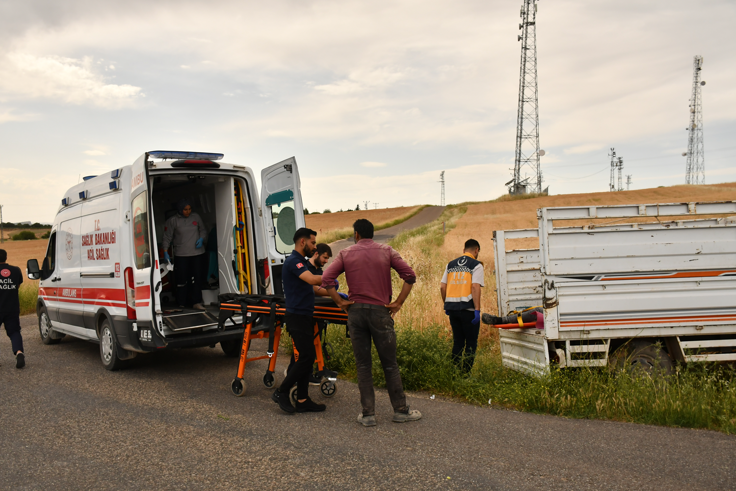 Adıyaman'ın Besni ilçesinde kamyonet devrildi: 3 yaralı