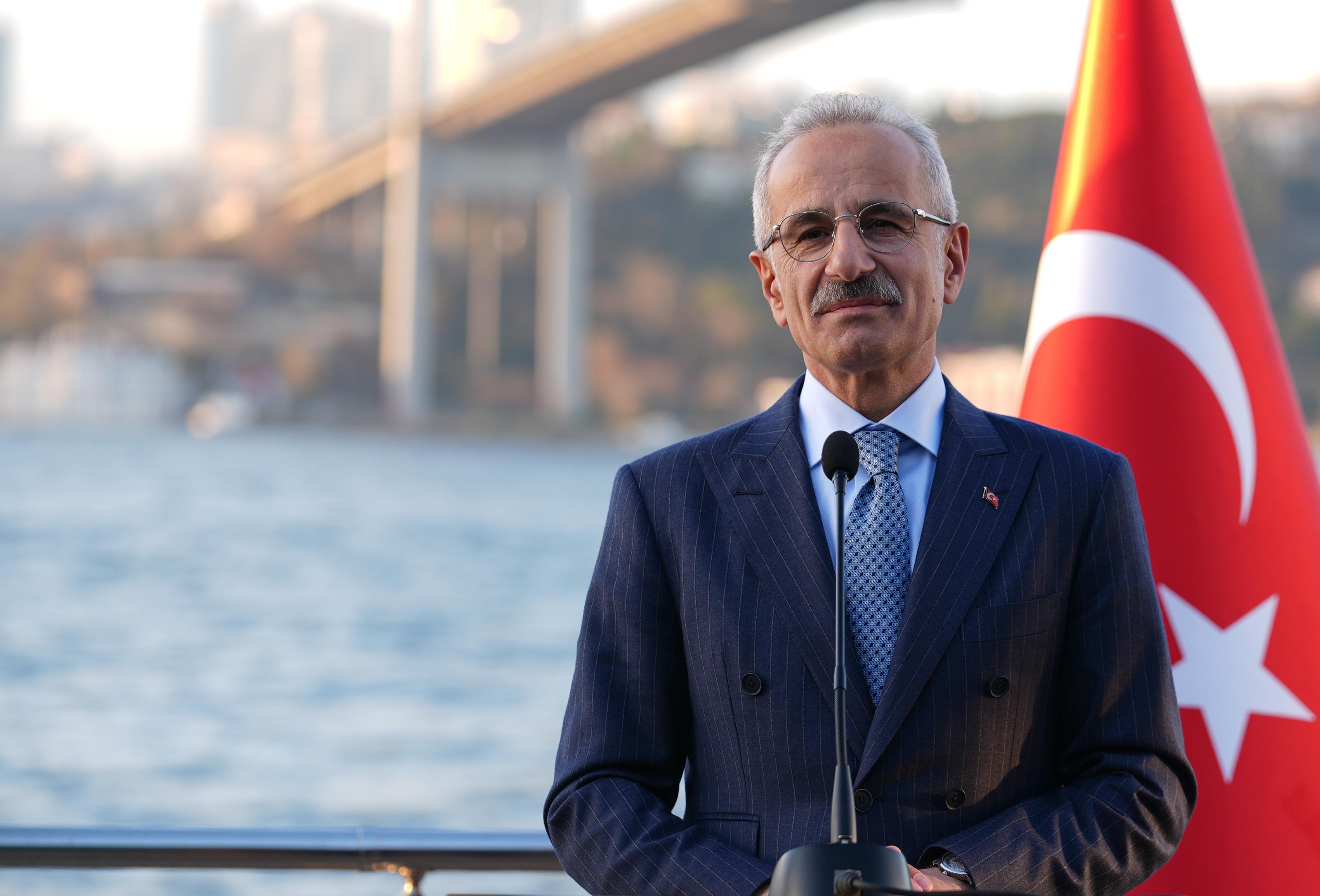 Bakan Uraloğlu: Son 23 yılda 488 kilometre uzunluğunda 4 bin 75 yeni köprü inşa ettik