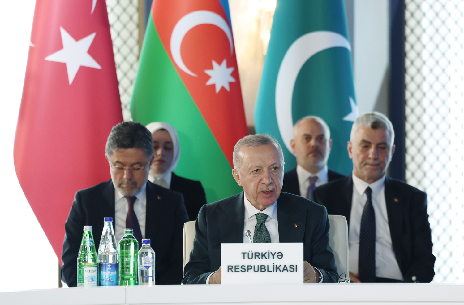 Türkiye-Azerbaycan-Pakistan 3'lü zirve... Cumhurbaşkanı Erdoğan: İş birliğimizi kurumsallaştıracağız