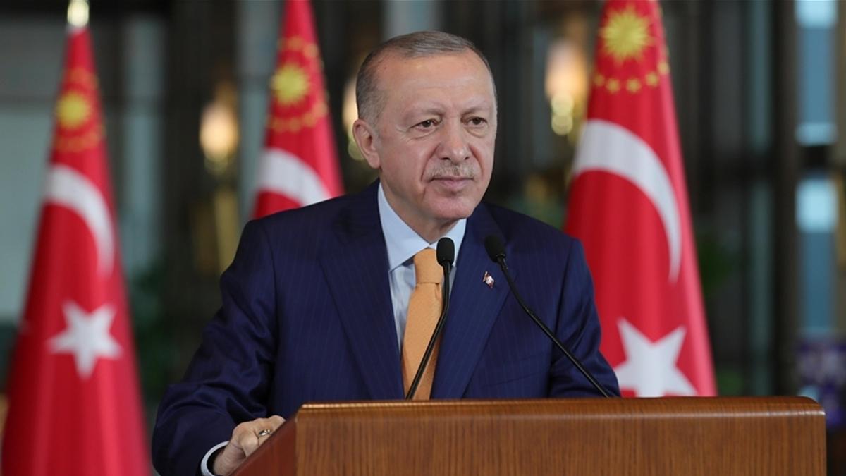 Cumhurbaşkanı Erdoğan, Fatih Karagümrük'ü canıgönülden tebrik etti
