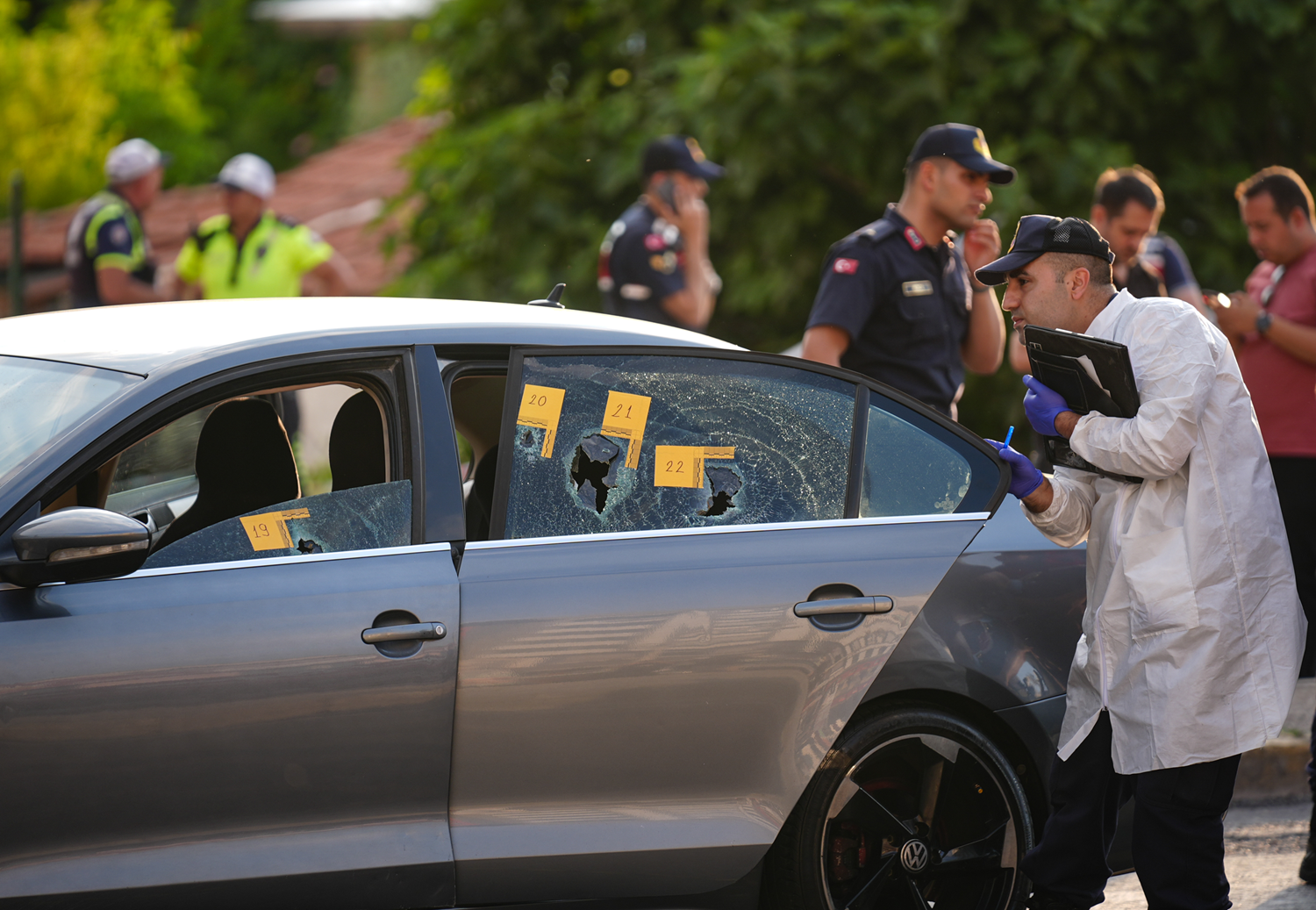 İzmir'de cezaevi ziyareti dönüşü kanlı pusu: Aynı aileden 3 ölü, 2 ağır yaralı