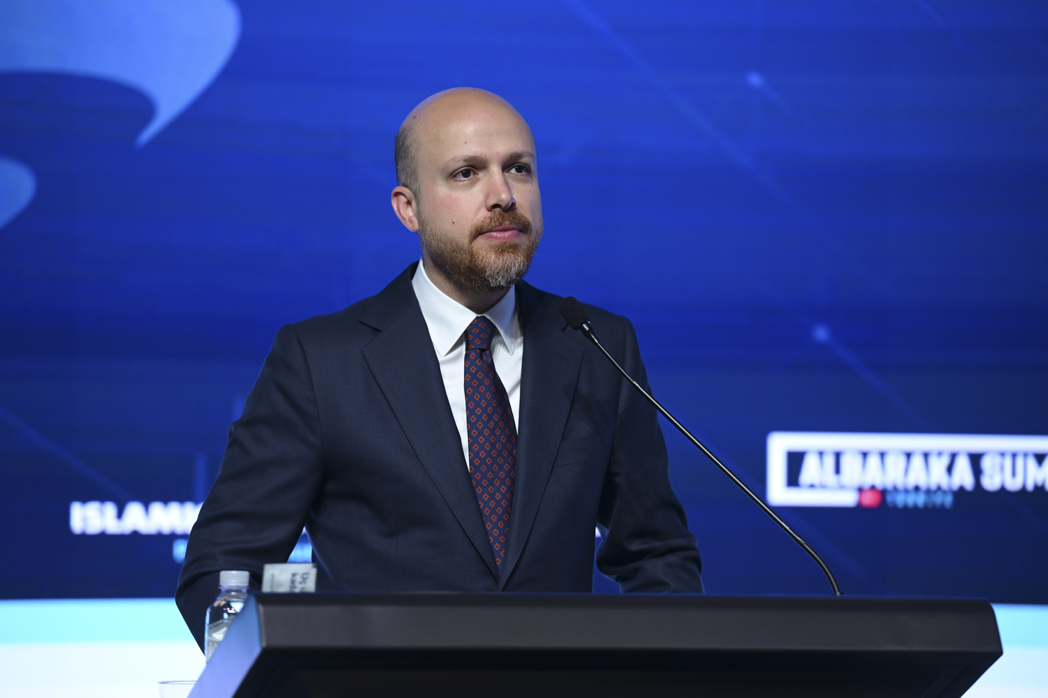 İHÜ Başkan Vekili Bilal Erdoğan: Kapitalist sistem İslama uygun değil, hedefimiz insanlara alternatif sunmak