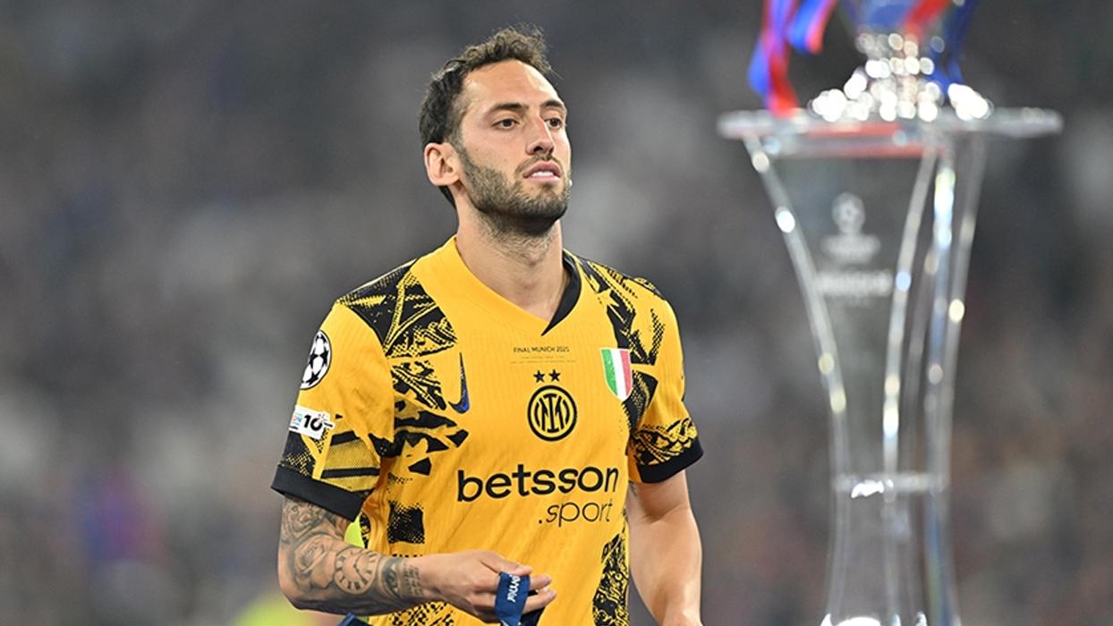 Hakan Çalhanoğlu, Şampiyonlar Ligi finalinde 2 kez forma giyen ilk milli futbolcu olarak tarihe geçti