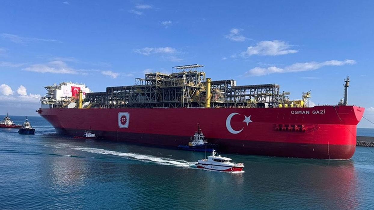 Türkiye'nin ilk yüzer doğal gaz üretim platformu Osman Gazi, Filyos Limanı'nda!