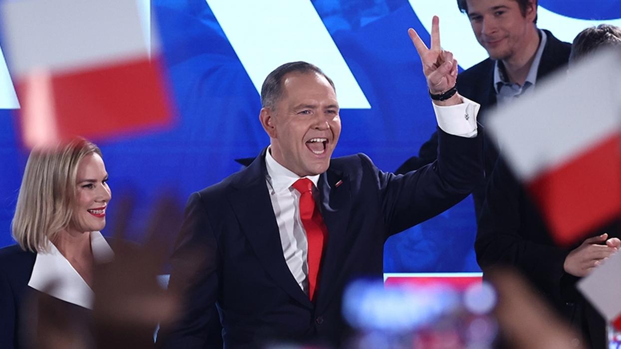 Polonya'da cumhurbaşkanı seçimini Nawrocki kazandı