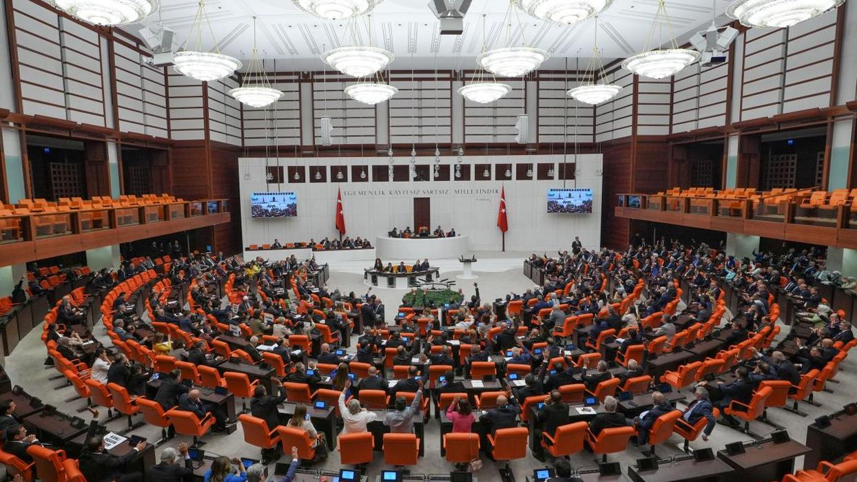 Salt çoğunluk aşıldı: Numan Kurtulmuş yeniden TBMM Başkanı seçildi