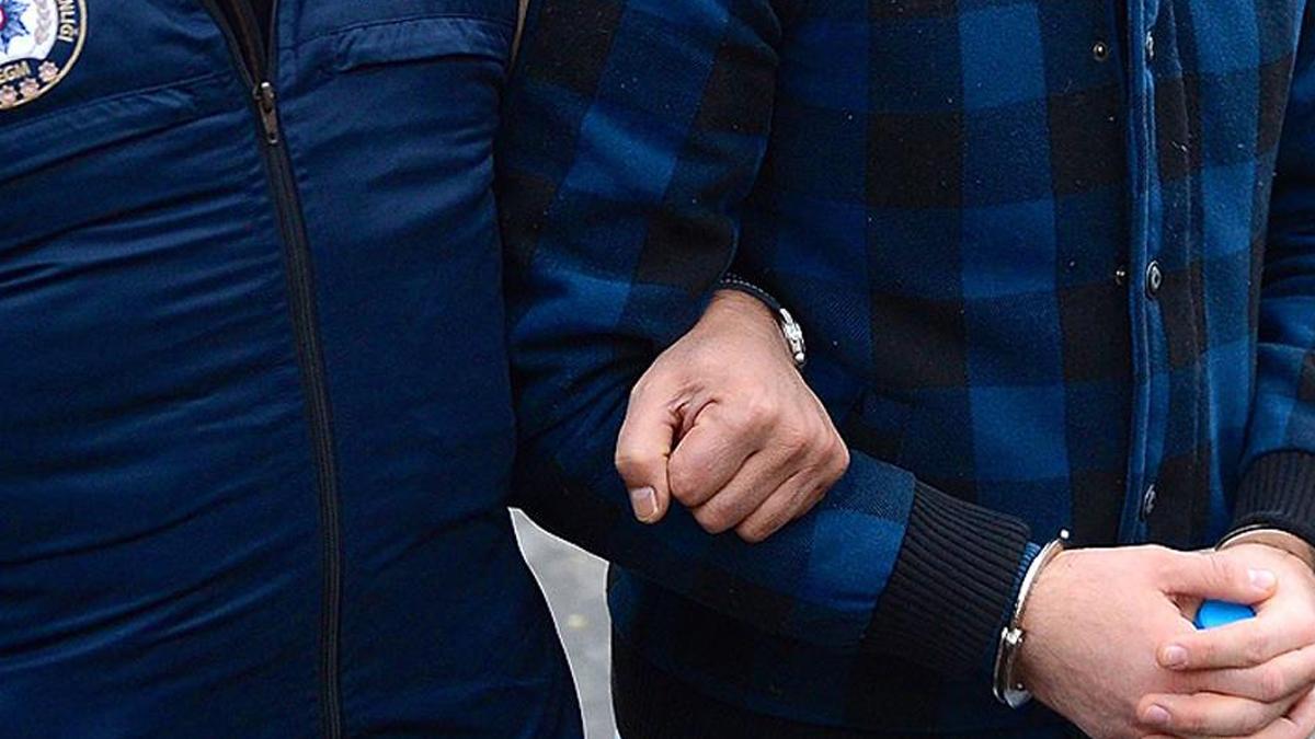 Cinnet getiren eski eş evini ateşe verdi