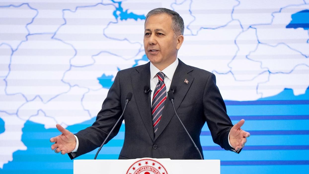 Bakan Yerlikaya: Bayramlar bizi sevdiklerimize kavuşturmak içindir, ayırmak için değil