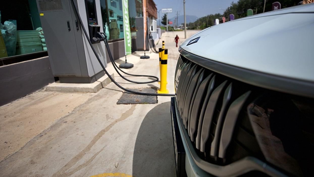 Türkiye'de satılan her 10 otomobilden 4'ü elektrikli ya da hibrit