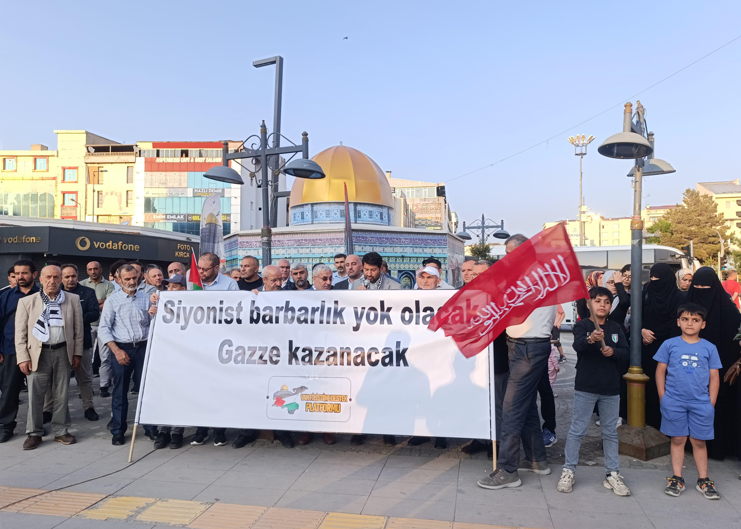 Van'da Gazze'ye yolcusu "Madleen" gemisine destek
