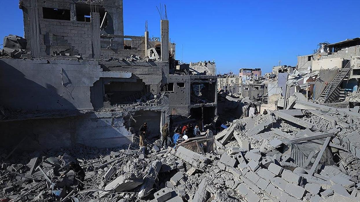 Katil İsrail'in Gazze'ye saldırılarında can kaybı 54 bin 880'e yükseldi