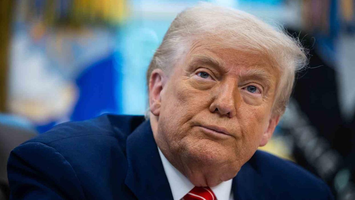 Trump'ın 12 ülkeye seyahat yasağı başladı: Los Angeles'ta destek gösterileri sürüyor
